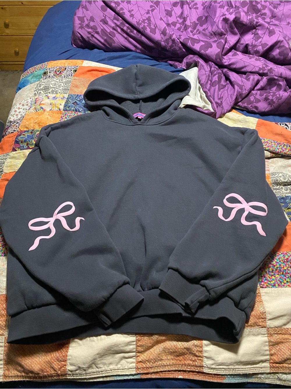 Edikted XL Dark Gray Hoodie and Sweatpants set with Pink Bow Ribbon Graphics.